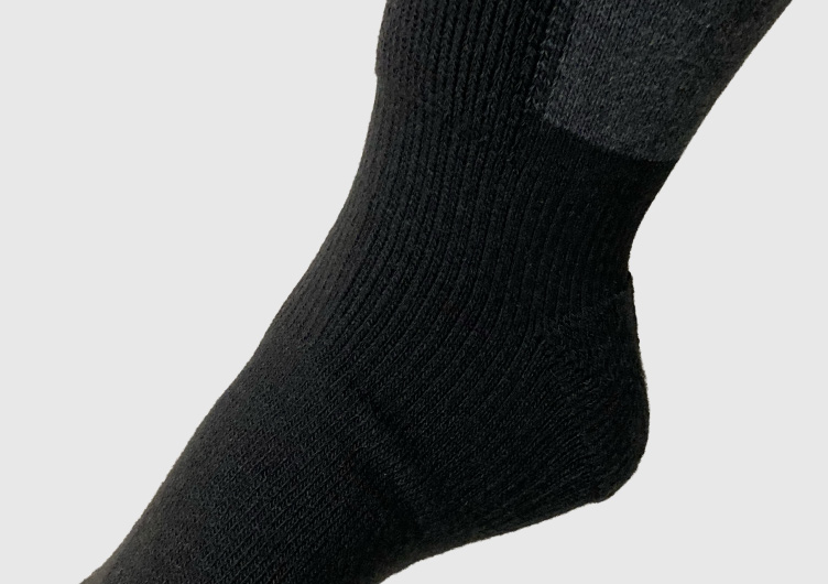 写真：足首・土踏まずをしっかりサポート